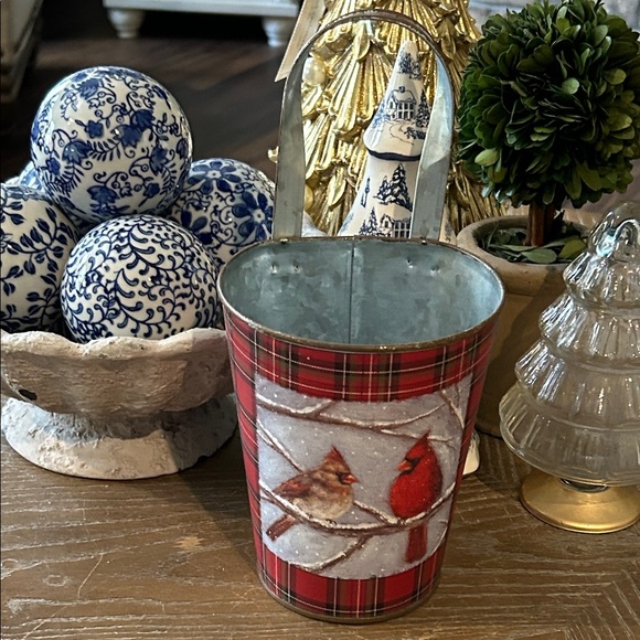 MEW! Winter Holiday Red Plaid Cardinal Bird Metal Wall Vase Bucket - Picture 10 of 10